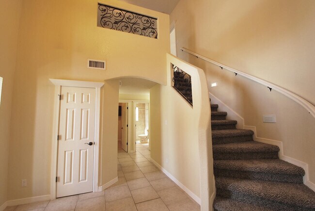 Building Photo - 5513 Ignacio Frias Dr