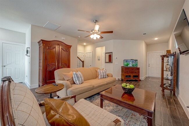 Building Photo - 1726 Summerlyn Ter Dr