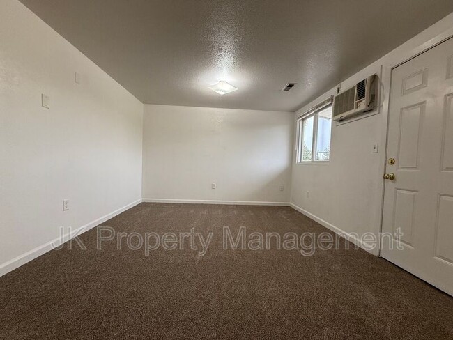 Building Photo - 4000 Ella Ave