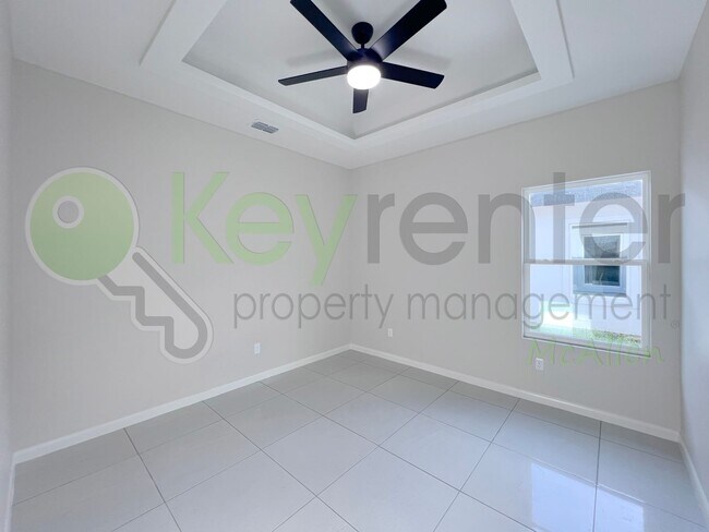 Building Photo - 2004 E 1st St