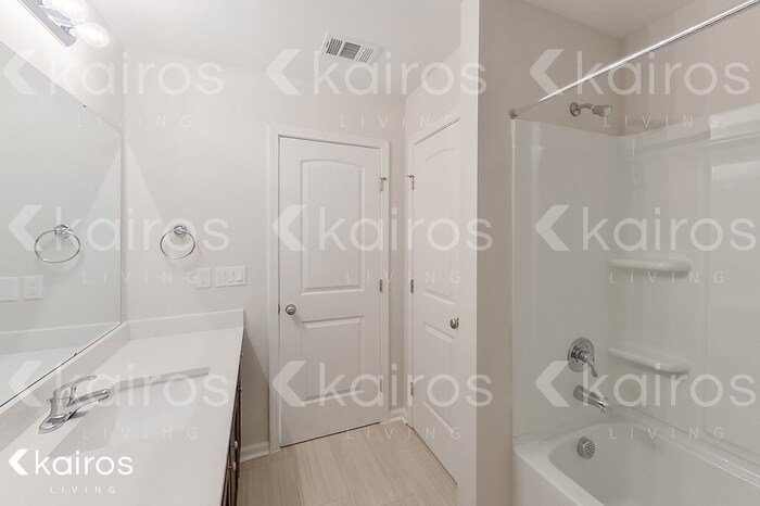 Building Photo - 34 Red Oak Dr.