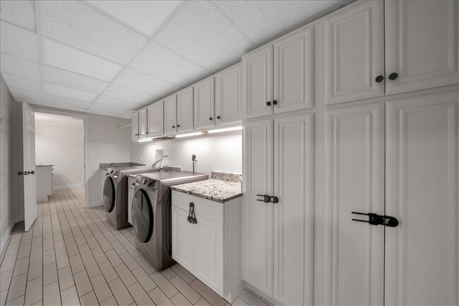 Building Photo - 5592 Colton Dr NE