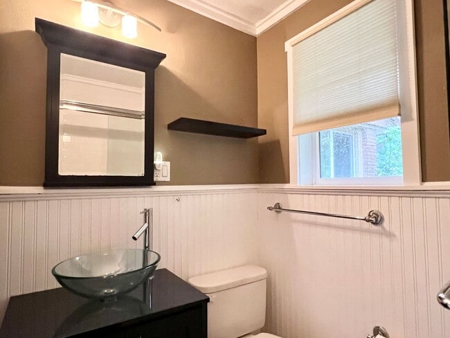 Building Photo - 10340 Fischer Pl NE