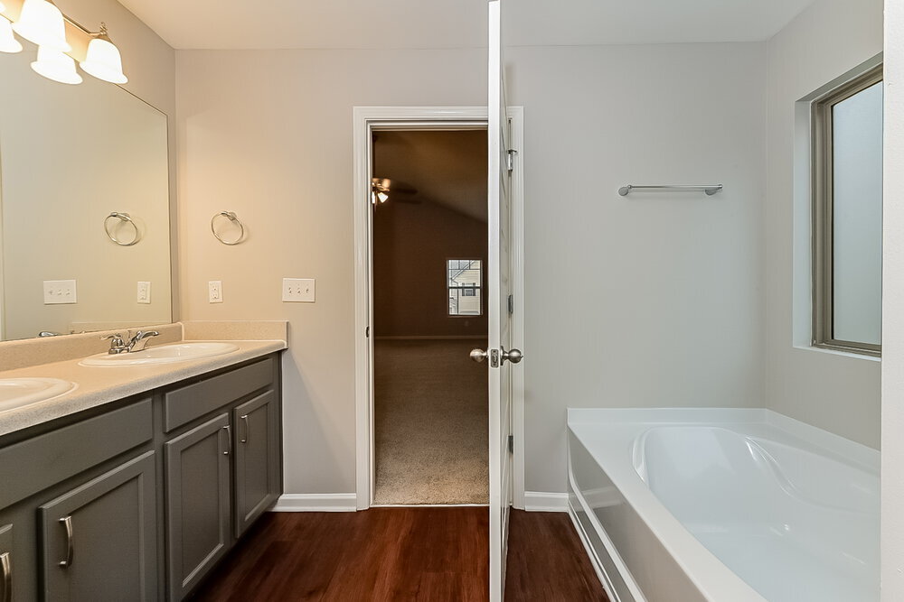 Building Photo - 517 Emporia Loop