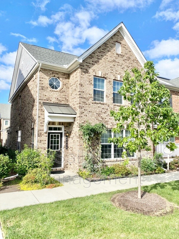 Building Photo - 4808 Village Walk