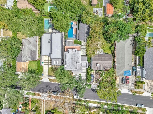 Building Photo - 145 NE 49th St