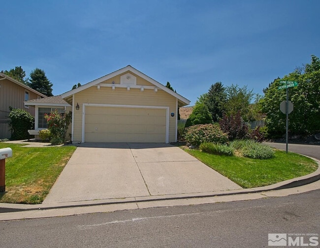 Primary Photo - 2880 Alpine Creek Rd
