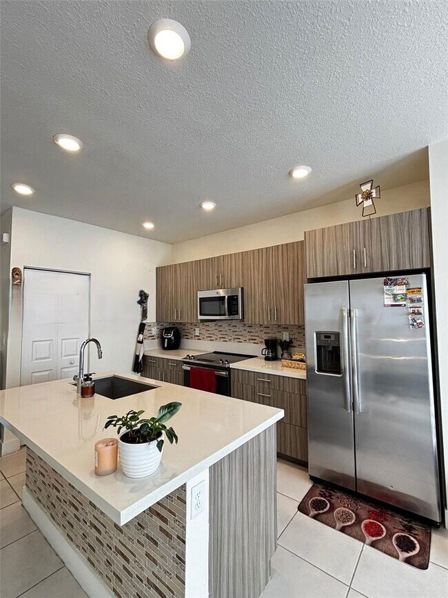Building Photo - Northwest 91st Court, Miami Lakes, FL 33018 - 3 BR 2.5 BA townhouse