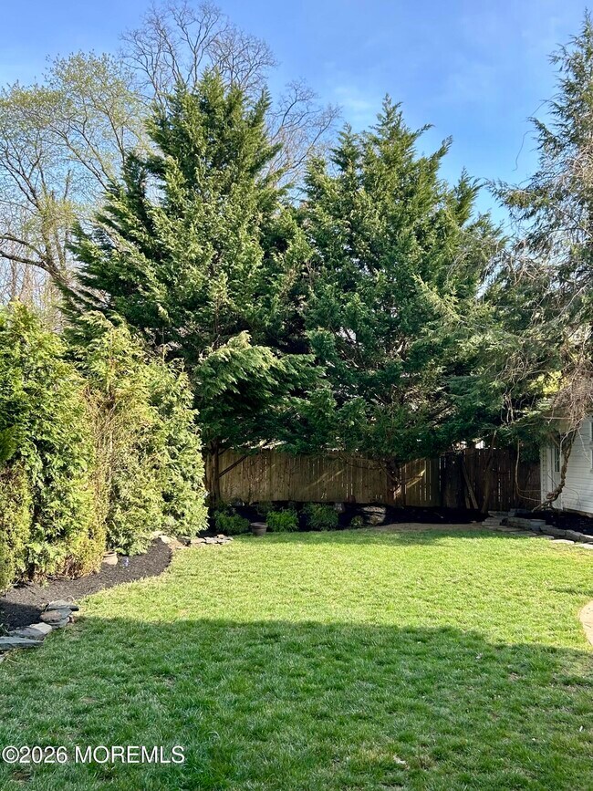 Building Photo - 82 3rd St