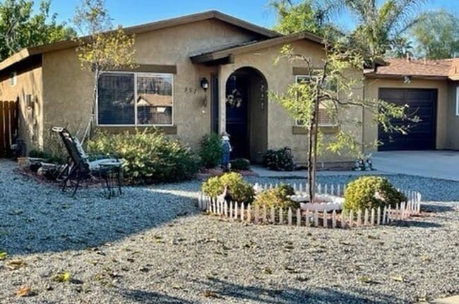 Building Photo - FOR RENT / 55+COMMUNITY