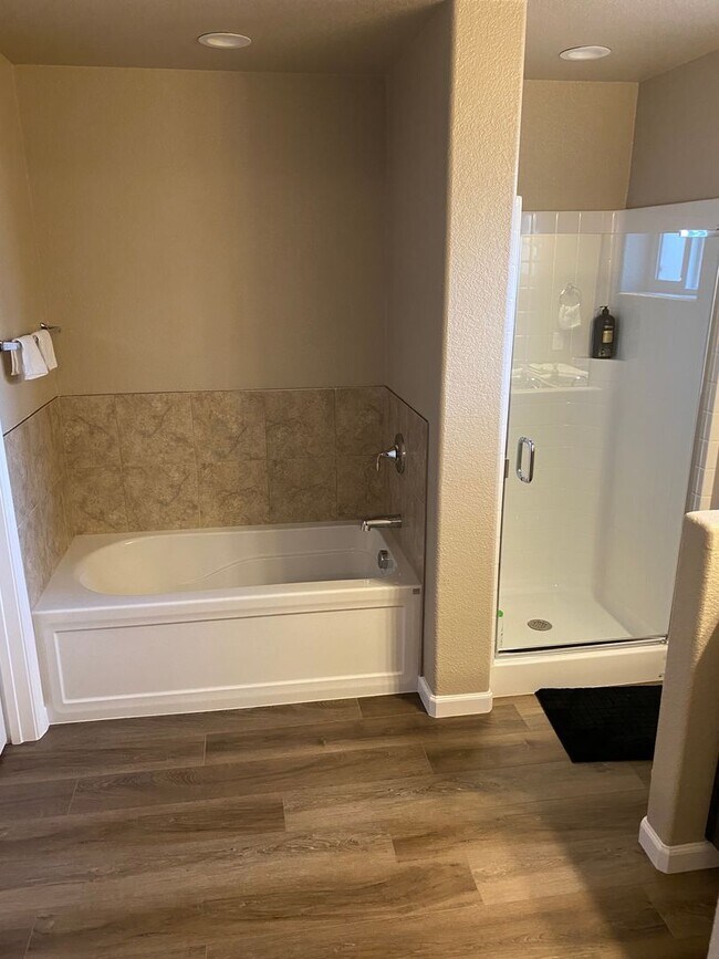 Building Photo - Furnished 2-Story Home in North Reno