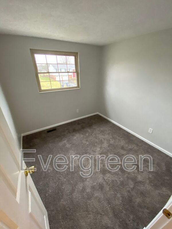 Building Photo - 110 Leatherbark Rd