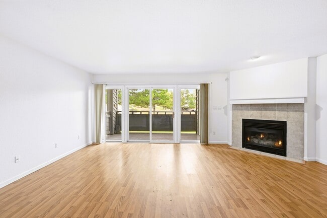 Building Photo - 23712 Pondview Pl