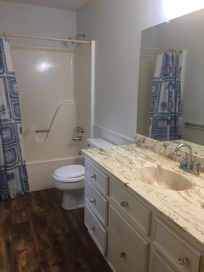 Building Photo - 309 Woodhaven Dr