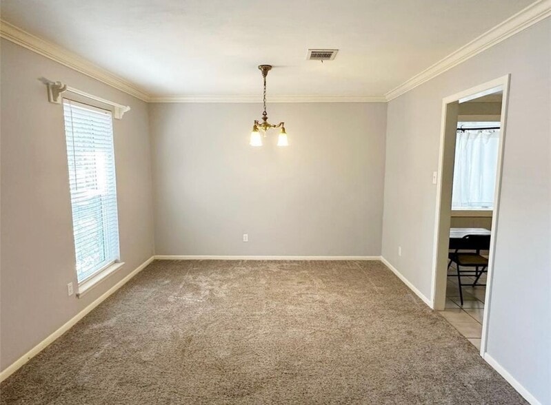 Building Photo - 22176 Heatherwood Dr