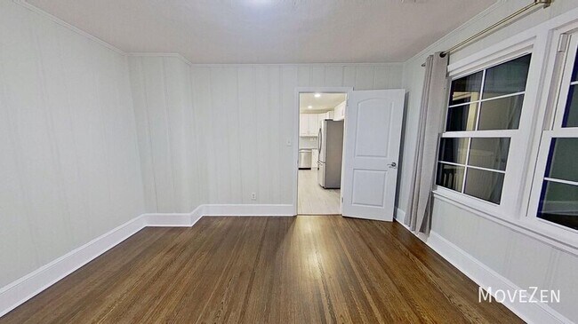 Building Photo - 1200 Dresden Dr W