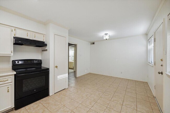 Building Photo - 4040 San Felipe St