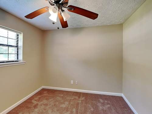 Building Photo - 1806 Oriole Trail