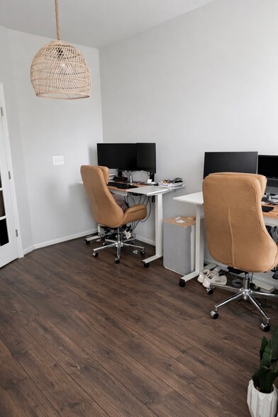 Office 1 - 16108 Coolidge Ave