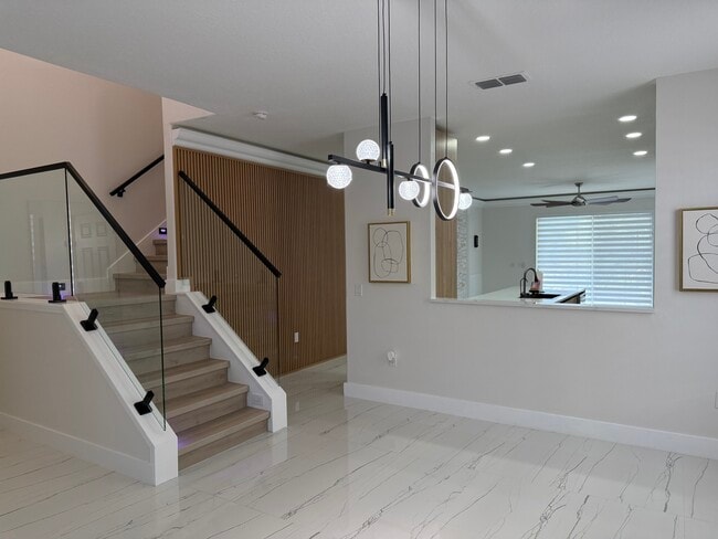 Building Photo - 5380 Oakbourne Ave