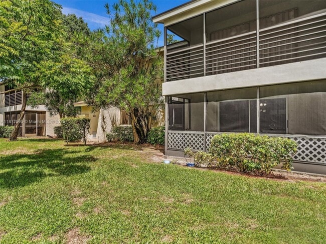Building Photo - 612 Gardens Dr