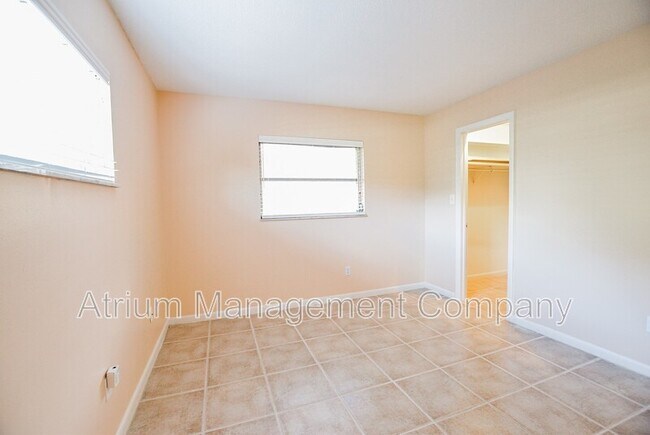 Building Photo - 1318 Kewannee Trail