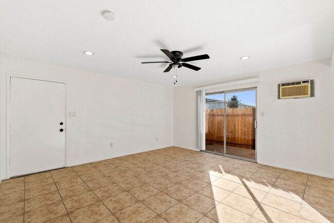 Building Photo - Garden Grove