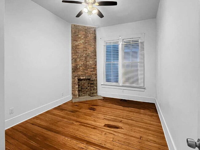 Building Photo - 1012 E Park Ave