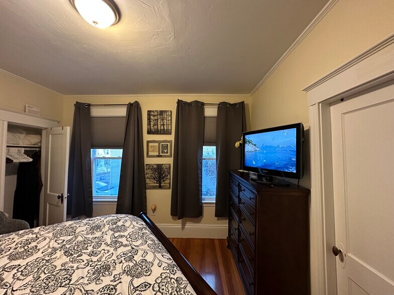 Building Photo - 40 Winthrop St