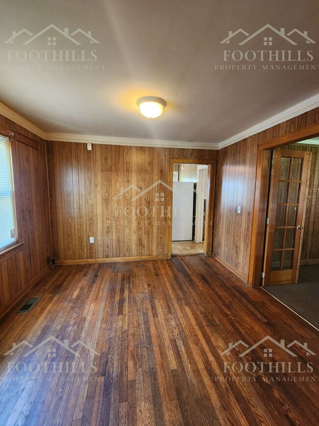 Building Photo - 507 Rose Hill St