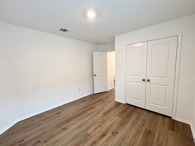 Building Photo - Jarrell Home For Lease