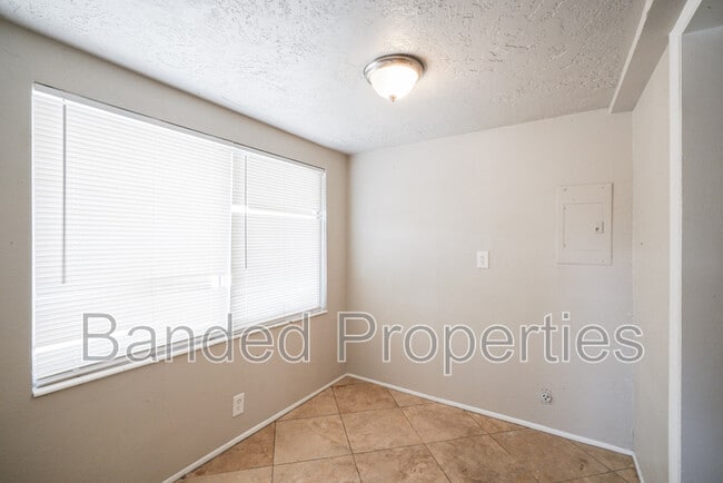 Building Photo - 276 W 700 N
