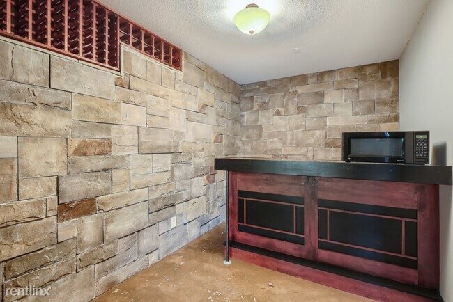 Building Photo - 4 br, 3.5 bath House - 2814 Prado Lane