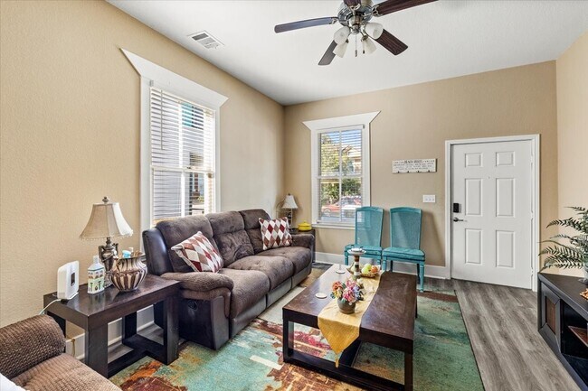 Building Photo - 2823 Avenue Q