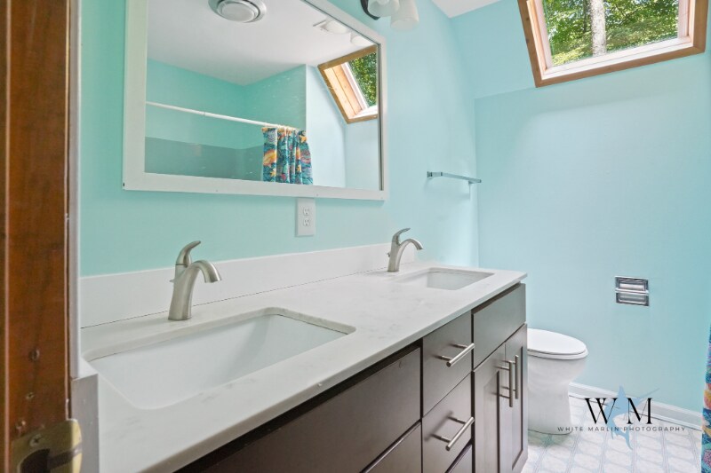 Building Photo - 80 Cresthaven Dr