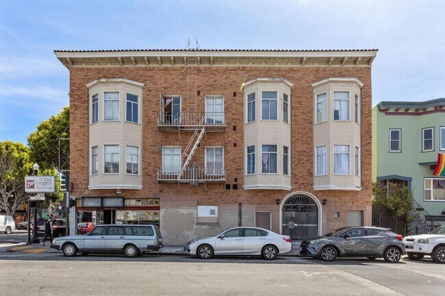 Building Photo - 905 Capp St