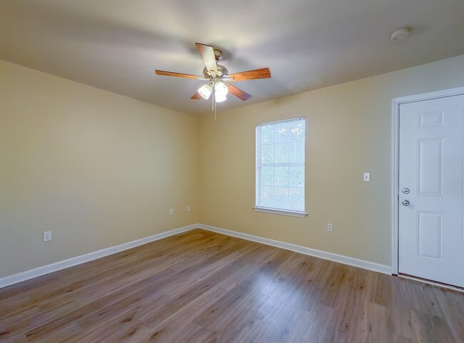 Building Photo - 1558 Devoe St