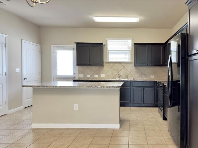 Building Photo - 713 Katmai Cir