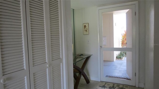 Building Photo - 7193 W Country Club Dr N