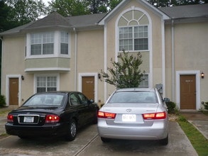 Building Photo - 3021 Fields Dr