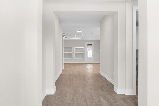 Building Photo - 257 Bentwood Dr