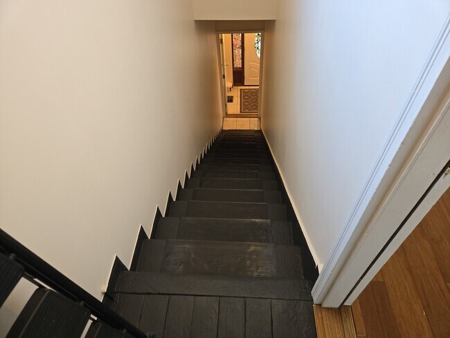 Building Photo - 2427 W Arthington St