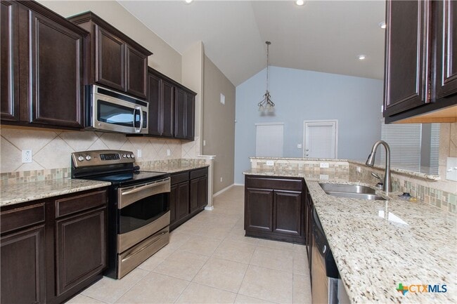 Building Photo - 409 Rowdy Dr