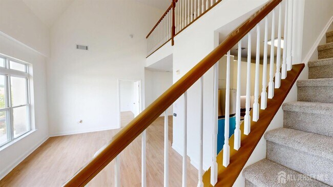 Building Photo - 6404 Fernandez Ct