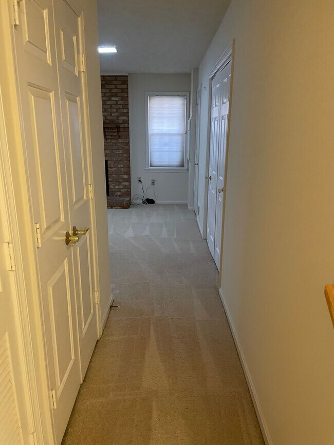 Building Photo - Luxurious And Spacious 3 Bed 2 Bath Brick Townhouse In Tysons Station