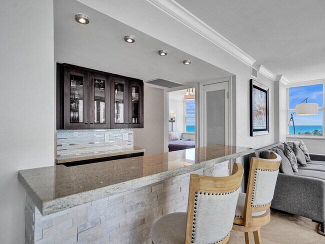 Building Photo - 209 N Fort Lauderdale Beach Blvd