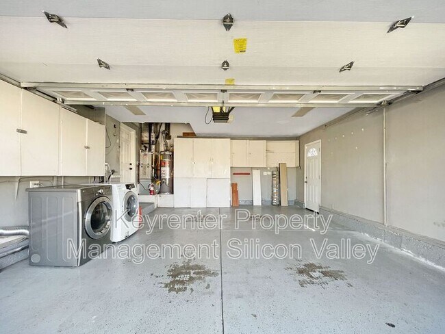 Building Photo - 3350 Denton Way