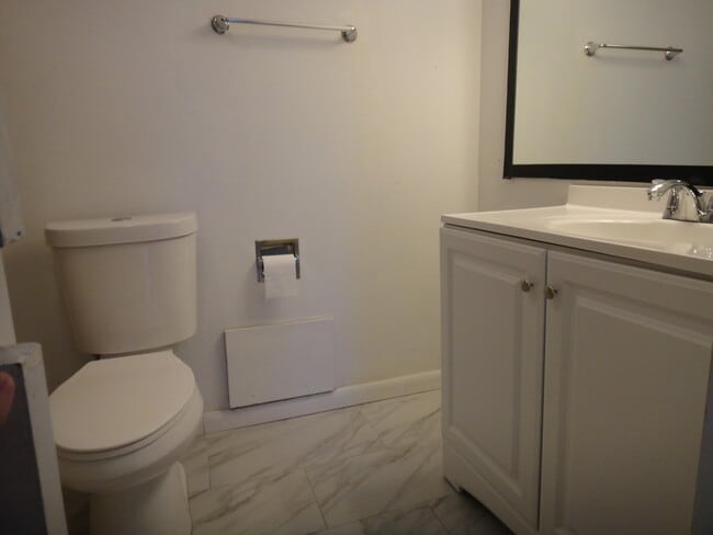 Building Photo - 3679 Victoria Dr