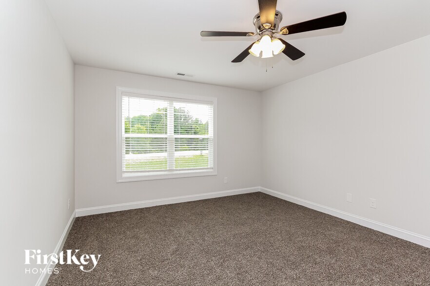 Building Photo - 2523 No Mans Ave