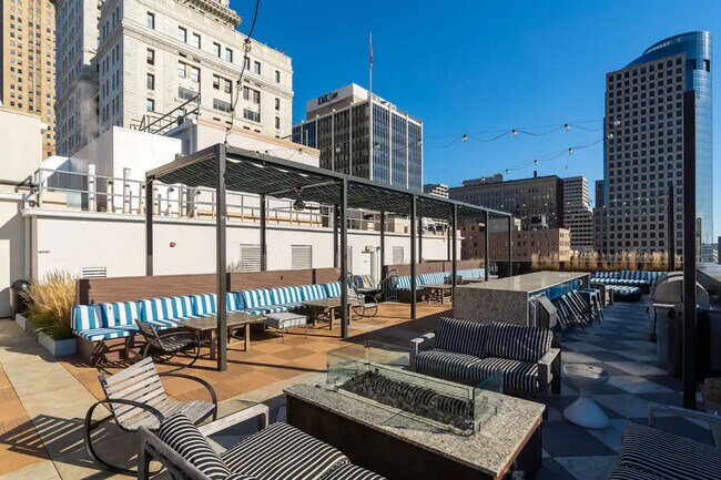 Building Photo - 309 Vine St